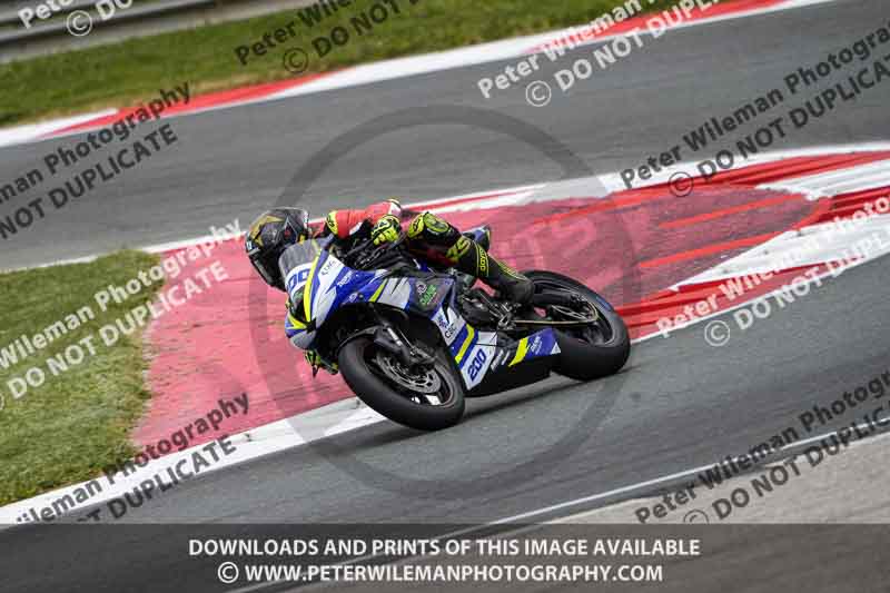 cadwell no limits trackday;cadwell park;cadwell park photographs;cadwell trackday photographs;enduro digital images;event digital images;eventdigitalimages;navarra;no limits trackdays;peter wileman photography;racing digital images;trackday digital images;trackday photos